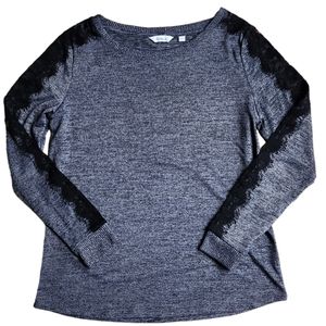 Reitmans grey heathered knit sweater with eyelash lace detail at sleeves -size M